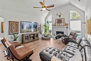 525 McKittrick Ct, Godley, TX 76044 - Photo 4