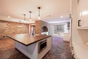 812 April Sound Ct, Fort Worth, TX 76120 - Photo 10