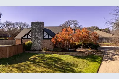 812 April Sound Court, Fort Worth, TX 76120 - Photo 2