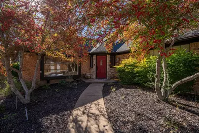 812 April Sound Court, Fort Worth, TX 76120 - Photo 4