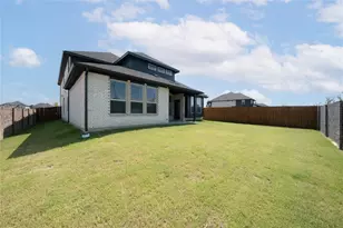 2100 Valencia Dr, Little Elm, TX 75068 - Photo 2