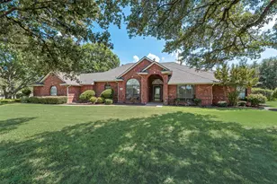 406 Tishomingo Rd, Waxahachie, TX 75165 - Photo 2