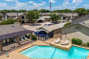 324 W Harwood Rd, Hurst, TX 76054 - Photo 4