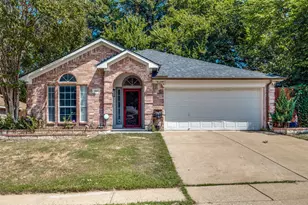 5005 Bradley Ln, Arlington, TX 76017 - Photo 2