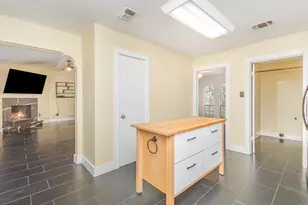 2308 Westwood Dr, Arlington, TX 76012 - Photo 12