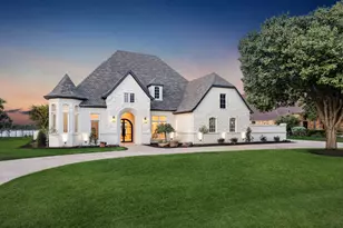 6124 Lake Shore Dr, Fort Worth, TX 76179 - Photo 2