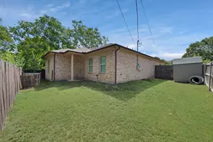 829 Lexington Dr, Lancaster, TX 75134 - Photo 30