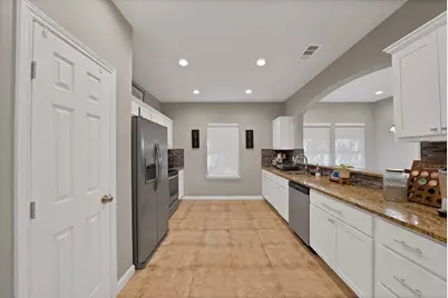 829 Lexington Drive, Lancaster, TX 75134 - Photo 18