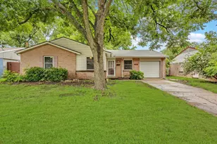 1224 Meadowcrest Dr, Plano, TX 75075 - Photo 2