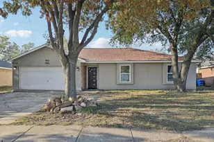 7813 Creek Wood Dr, Rowlett, TX 75089 - Photo 2