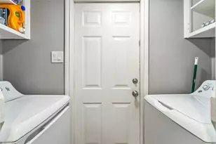 1707 Marsh Ln, Carrollton, TX 75006 - Photo 18