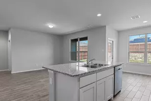 140 Trinity St, Grandview, TX 76050 - Photo 6