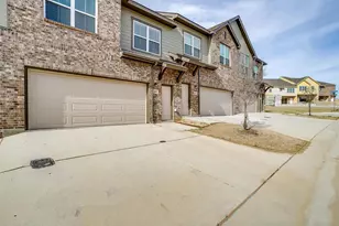 544 Lk Pt Dr, Weatherford, TX 76087 - Photo 2