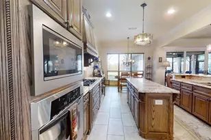 3722 Cove Timber Ave, Granbury, TX 76049 - Photo 10