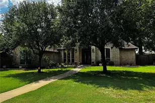 3722 Cove Timber Ave, Granbury, TX 76049 - Photo 2