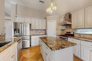 622 Meadowcrest Dr, Highland Village, TX 75077 - Photo 12