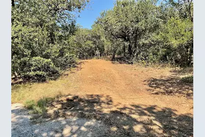 1910 NE 2nd Avenue, Mineral Wells, TX 76067 - Photo 4