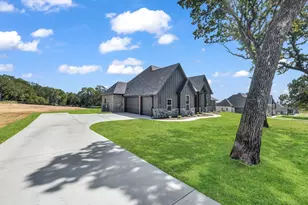 1052 Arbor Vista Dr, Azle, TX 76020 - Photo 4