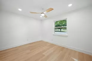 6912 Town N Dr, Dallas, TX 75231 - Photo 32