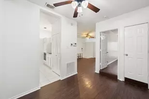 2105 Count Fleet Dr, Arlington, TX 76011 - Photo 12