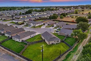 1404 Beach Dr, Azle, TX 76020 - Photo 8