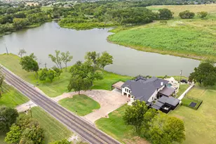 2402 Country Club Rd, Ennis, TX 75119 - Photo 34