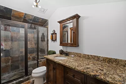 2402 Country Club Road, Ennis, TX 75119 - Photo 20