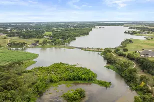 2402 Country Club Rd, Ennis, TX 75119 - Photo 32