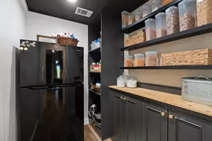 2402 Country Club Rd, Ennis, TX 75119 - Photo 6