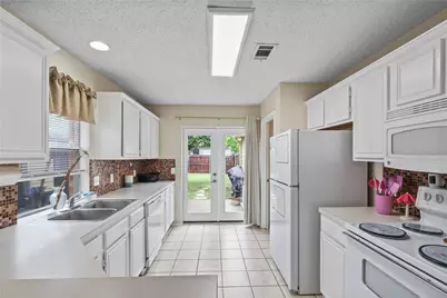 108 Hunter Drive, Cedar Hill, TX 75104 - Photo 12