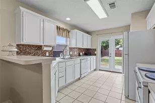 108 Hunter Dr, Cedar Hill, TX 75104 - Photo 10