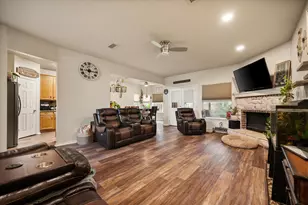 308 Faith Ct, Burleson, TX 76028 - Photo 14