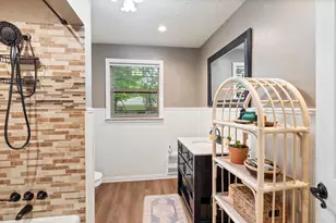 518 W Kansas St, Van, TX 75790 - Photo 16