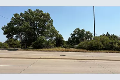 4560 N University Hills Boulevard, Lancaster, TX 75134 - Photo 2