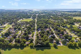 724 E Main St, Pilot Point, TX 76258 - Photo 24
