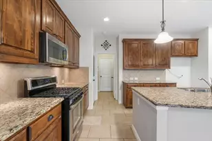 205 Vagon Castle Ln, Lewisville, TX 75056 - Photo 14