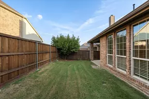 205 Vagon Castle Ln, Lewisville, TX 75056 - Photo 38