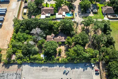 2405 Meadow Lane, Grand Prairie, TX 75050 - Photo 4