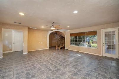 2405 Meadow Lane, Grand Prairie, TX 75050 - Photo 14