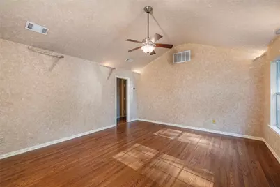 2405 Meadow Lane, Grand Prairie, TX 75050 - Photo 16