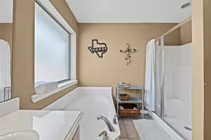 1207 Louise Ln, Ennis, TX 75119 - Photo 16