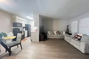 1108 N Elm St, Denton, TX 76201 - Photo 4