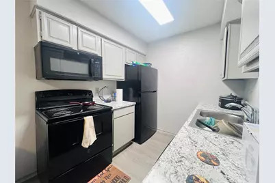 1108 N Elm Street #6, Denton, TX 76201 - Photo 6