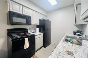 1108 N Elm St, Denton, TX 76201 - Photo 6