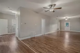 306 N Front St, Savoy, TX 75479 - Photo 6