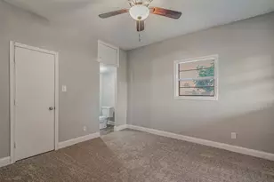306 N Front St, Savoy, TX 75479 - Photo 10