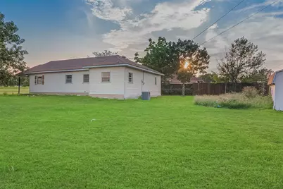 306 N Front Street, Savoy, TX 75479 - Photo 18