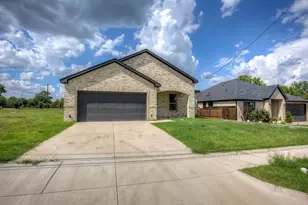 2408 Polk St, Greenville, TX 75401 - Photo 6