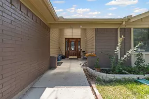 100 Countryside Dr, Arlington, TX 76014 - Photo 6