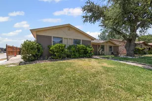 100 Countryside Dr, Arlington, TX 76014 - Photo 2